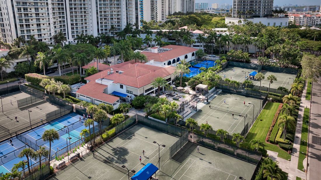 Racquets center